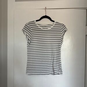 Universal Thread Black and White Fitted Cap Sleeve Tee